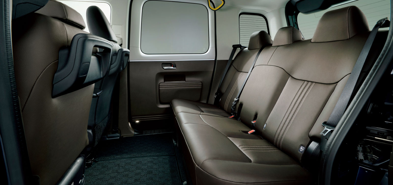 ジャパンタクシー｜室内・インテリア | 旭川トヨペット