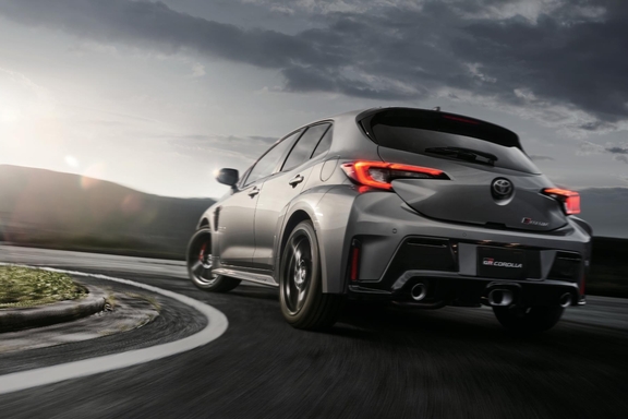 RZ［GR-DAT（8AT・4WD）］