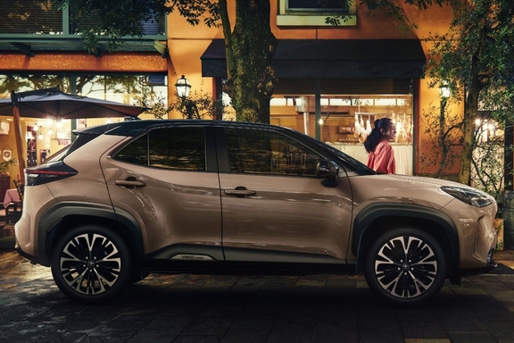 【モデル入り素材】Z（ハイブリッド・2WD）