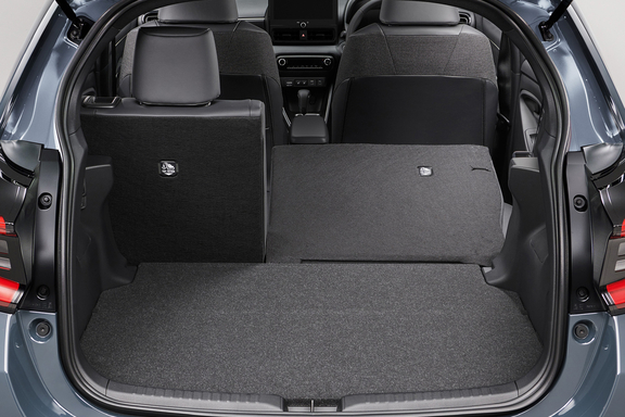 6:4分割可倒式リヤシート