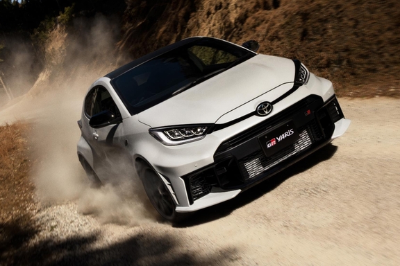 RZ“High performance”［GR-DAT（8AT・4WD）］