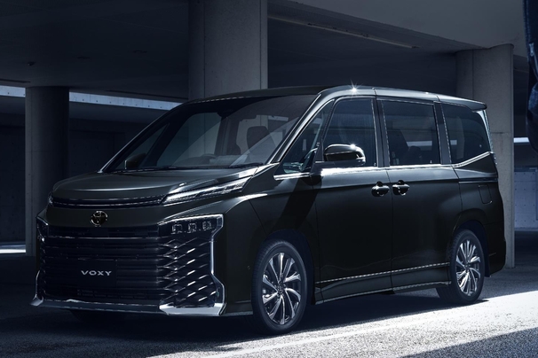 【モデル入り素材】S-Z（ハイブリッド・2WD・7人乗り）