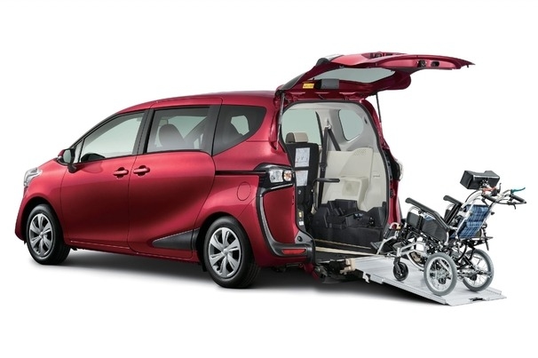 旭川 トヨタ シエンタ X 車いす仕様車(タイプⅠ)“助手席側セカンドシート無”